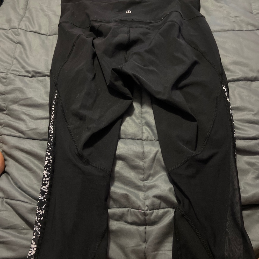 Lululemon high waisted mesh crop